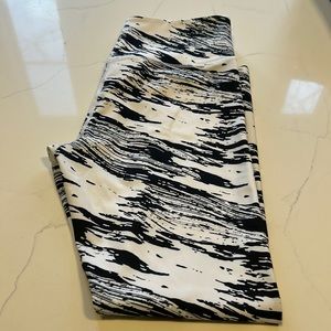 Zyia White Radical Light n Tight Hi-rise 7/8 24"